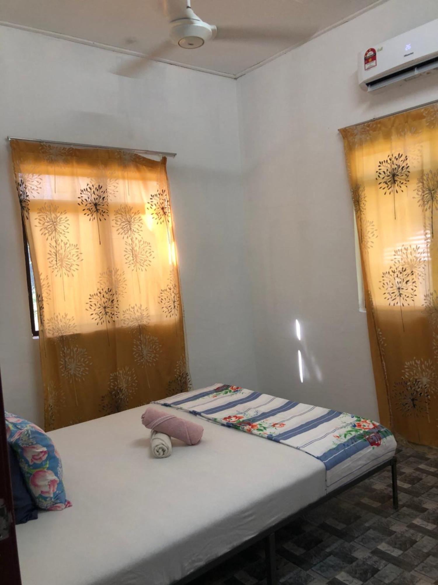 Homestay Idaman B B With 2 Room Aircond 2 Quen Bed And Not Sharing Room -Privacy Kuala Terengganu Exterior foto